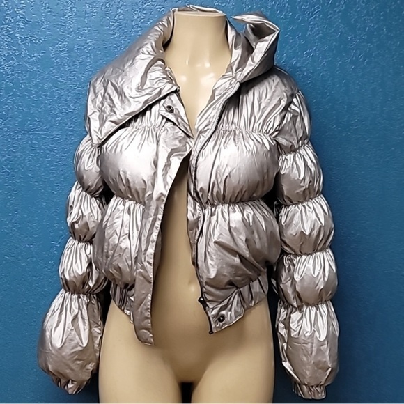 Forever 21 Jackets & Blazers - Forever 21 silver metallic puffer oversized collar coat size medium
